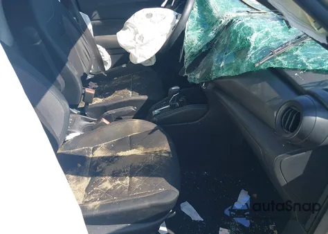 2019 Nissan Kicks S z USA, uszkodzony, nr VIN 3N1CP5CU1KL549154